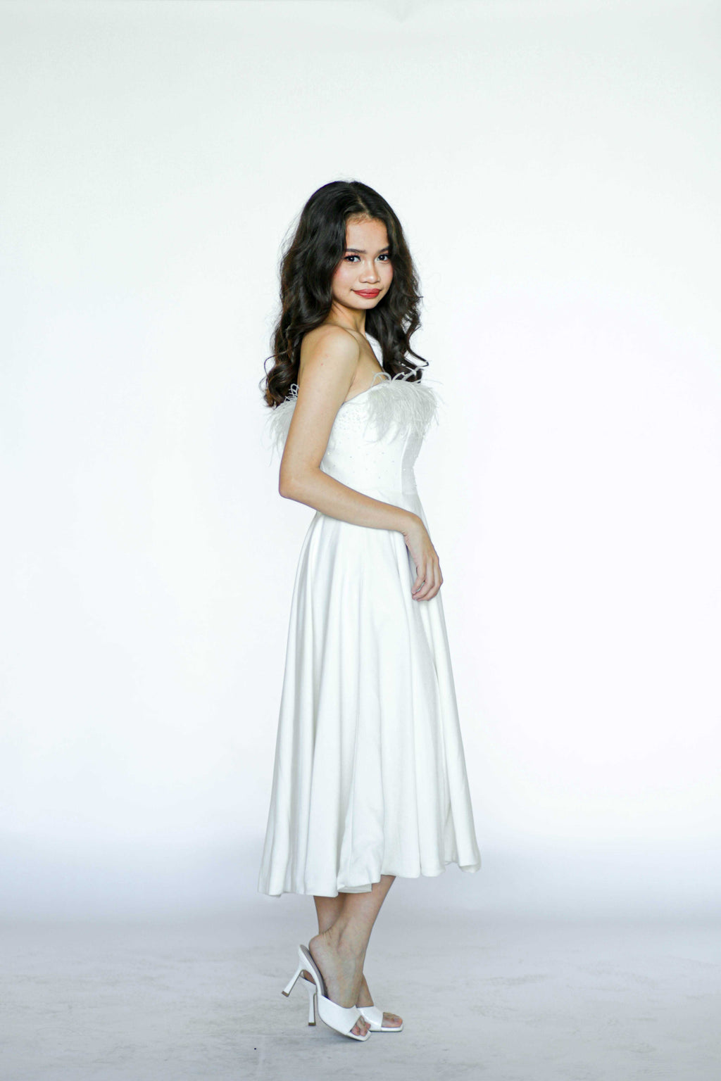 Tube White Midi Dress with Ostritch Feathers and Beads