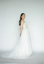 Two in One Bridal Lace Gown (Veil Included)