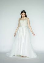 Two in One Bridal Lace Gown (Veil Included)